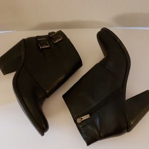 Jessica Simpson black leather ankle boots size 9.5